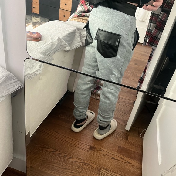 Crop top and joggers bundle set sold together both size medium in black and gray - Picture 5 of 6